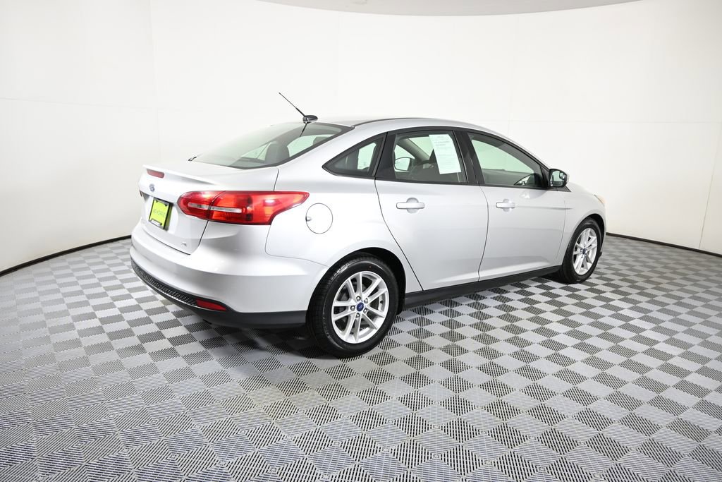 Used 2017 Ford Focus SE FWD image 6