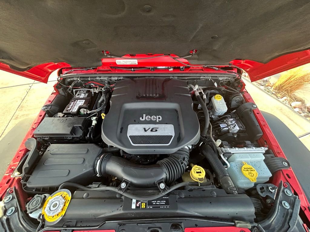 Used 2018 Jeep Wrangler Rubicon w/ Connectivity Group image 28