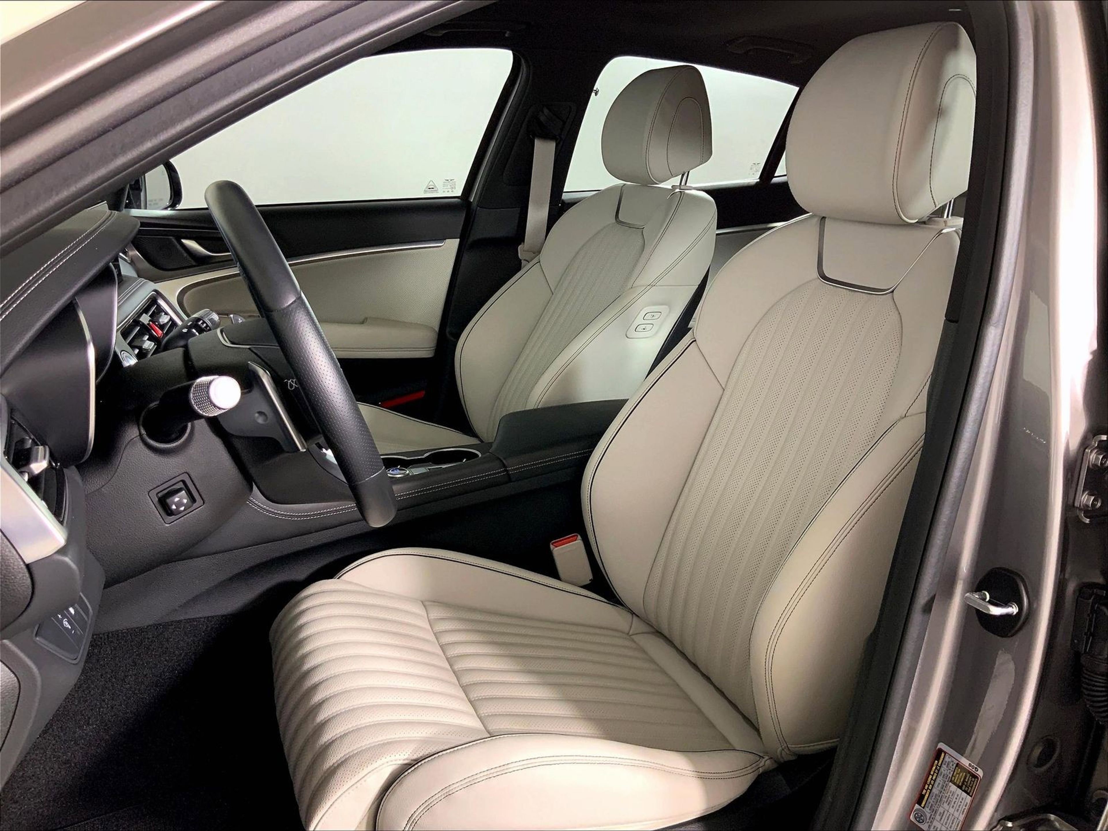 Used 2024 Genesis G70 3.3T Advanced RWD image 5