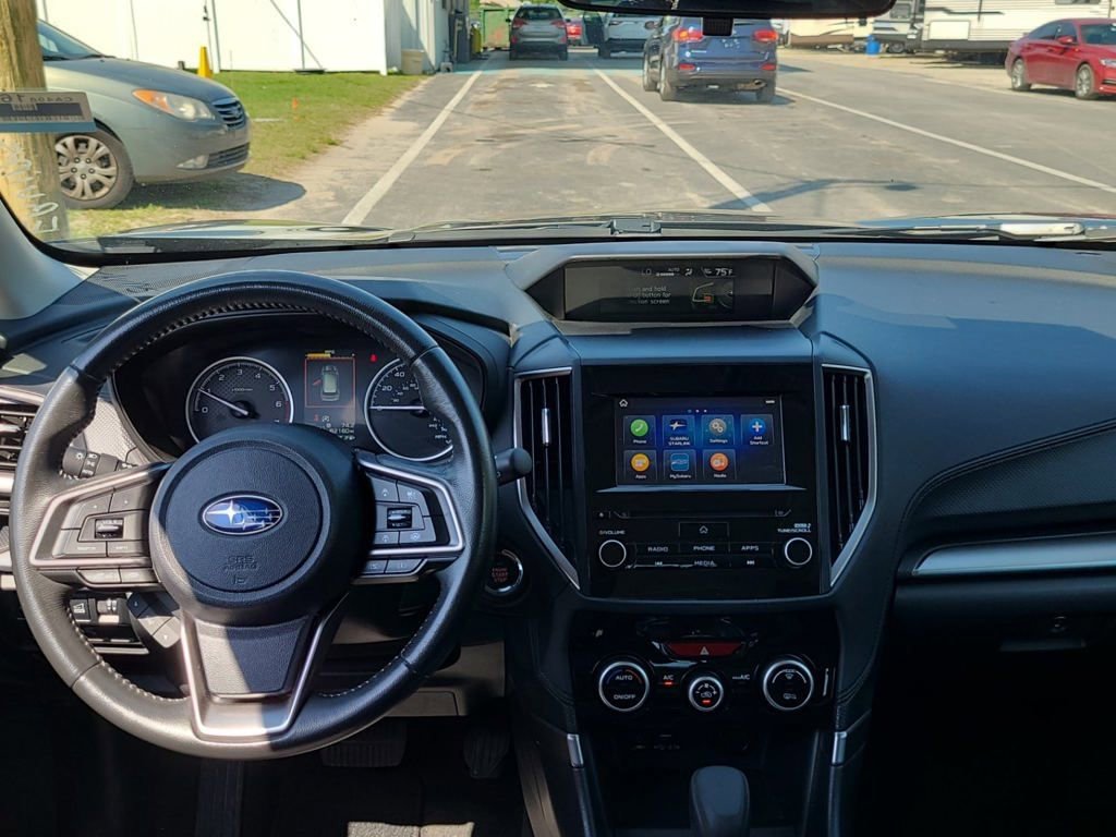 Used 2023 Subaru Forester Premium image 3