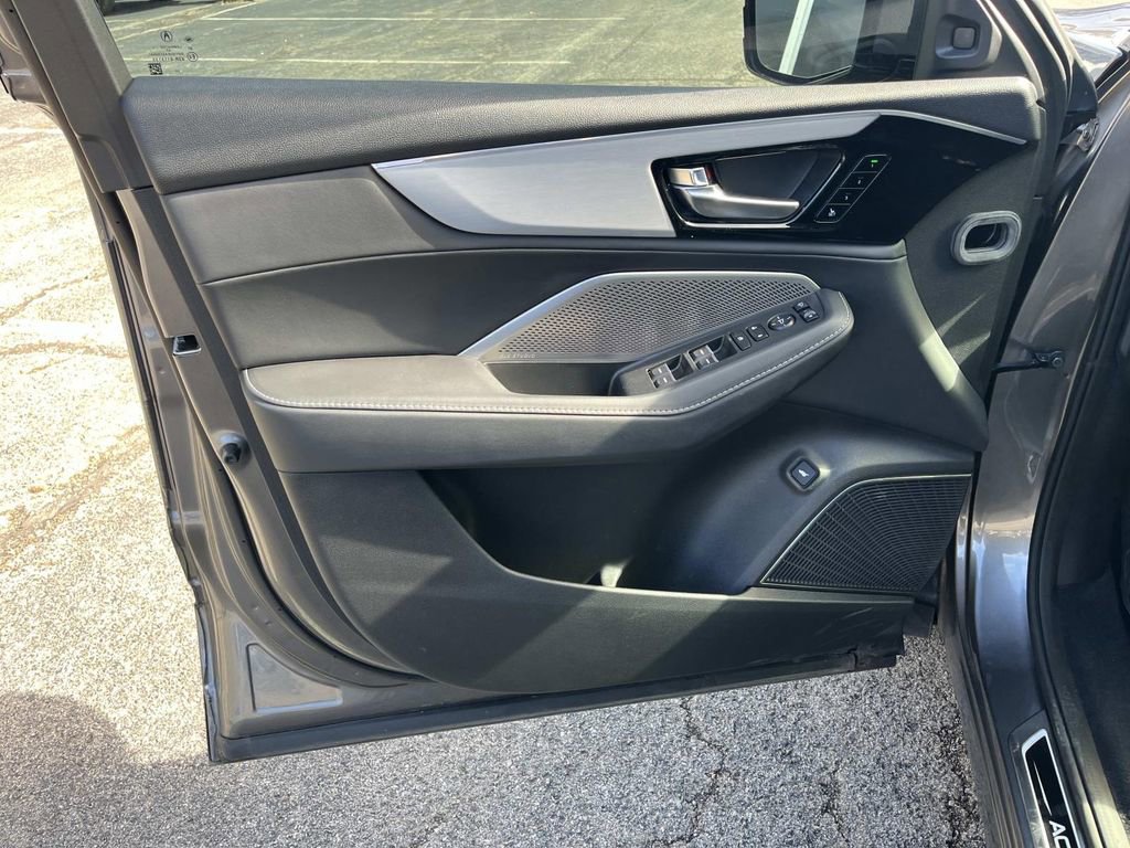 Used 2023 Acura MDX SH-AWD w/ Technology Package image 24