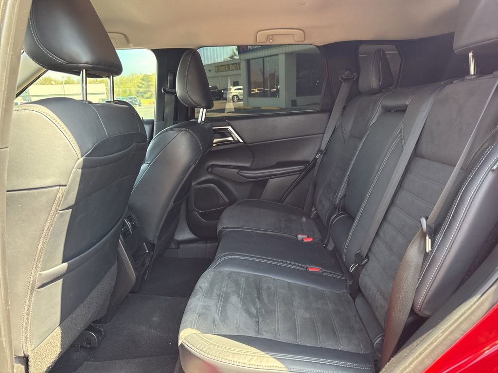 Used 2022 Mitsubishi Outlander SE image 33