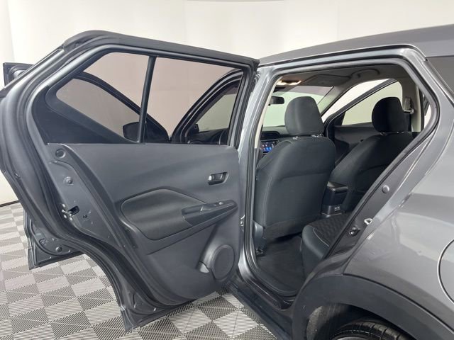 Used 2021 Nissan Kicks S image 38