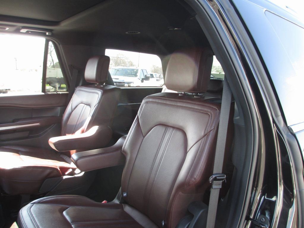 Used 2022 Ford Expedition Limited image 19