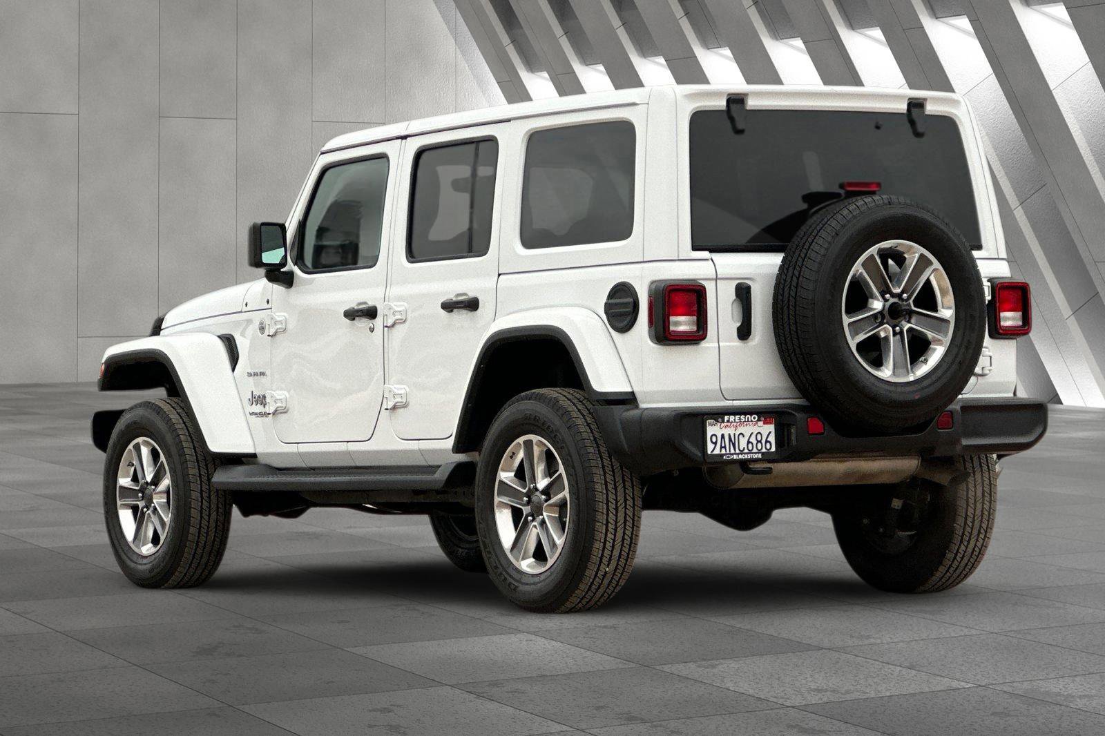 Used 2022 Jeep Wrangler Unlimited Sahara image 6