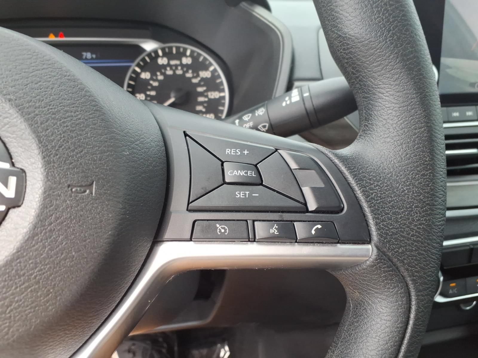 Used 2024 Nissan Altima 2.5 SV FWD image 24