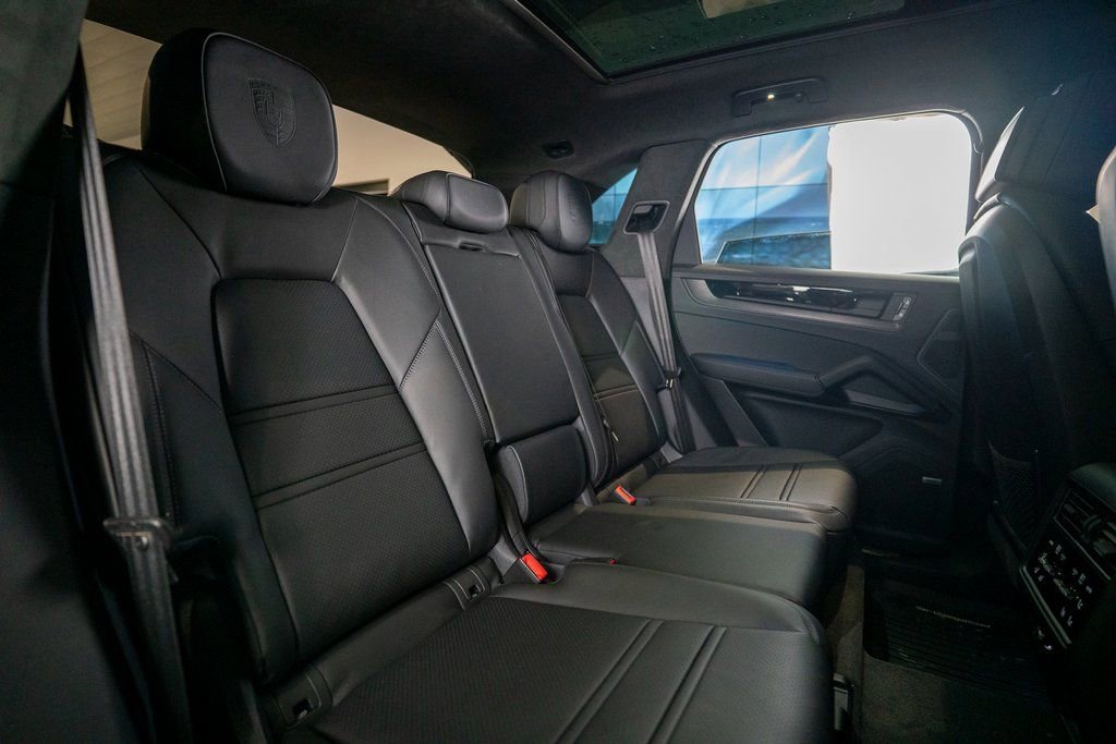 New 2026 Porsche Cayenne GTS image 45