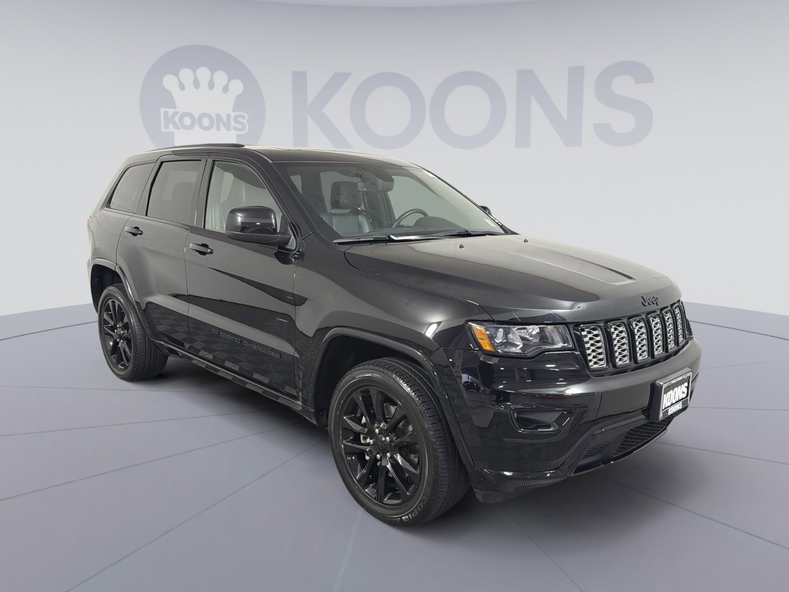Used 2022 Jeep Grand Cherokee Laredo X image 10