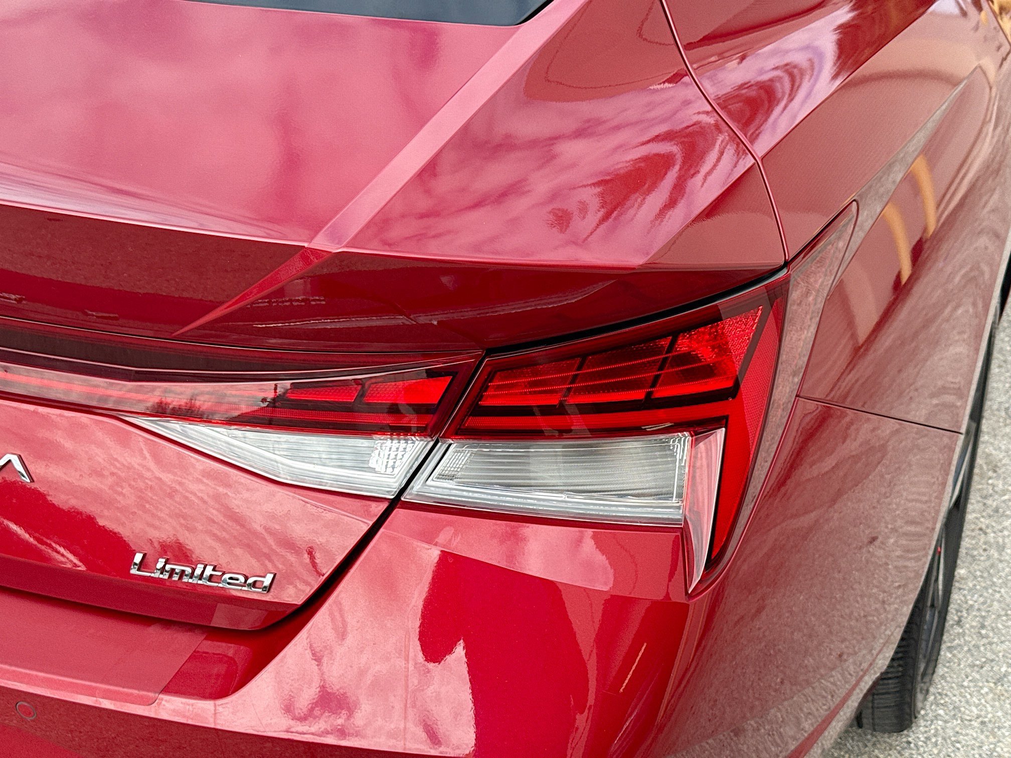 Used 2023 Hyundai Elantra Limited image 26