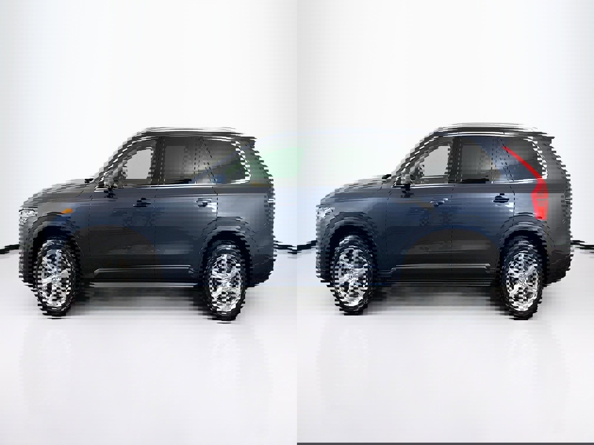 Used 2022 Volvo XC90 T5 Momentum image 7