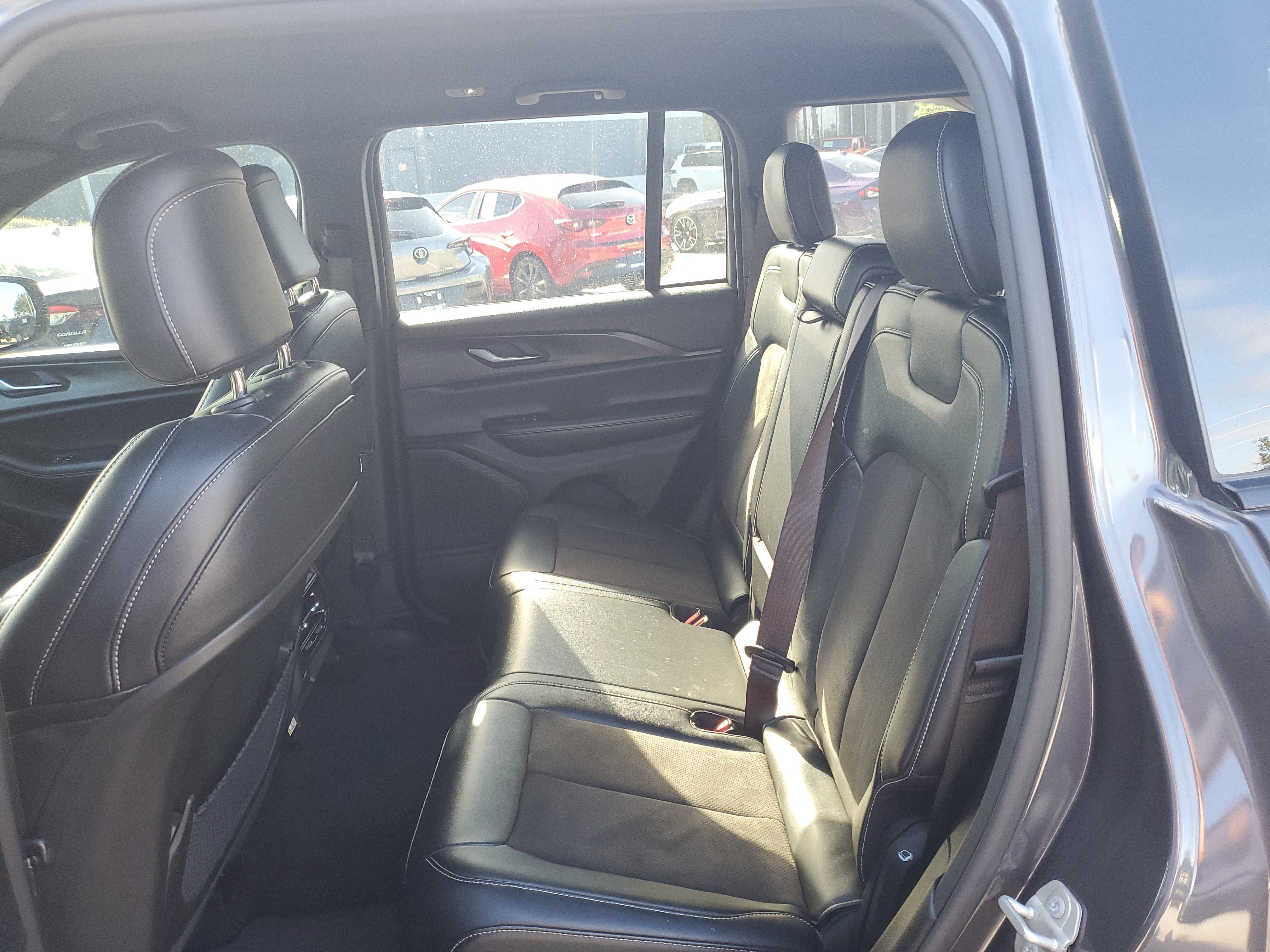 Used 2023 Jeep Grand Cherokee Altitude AWD/4WD image 9