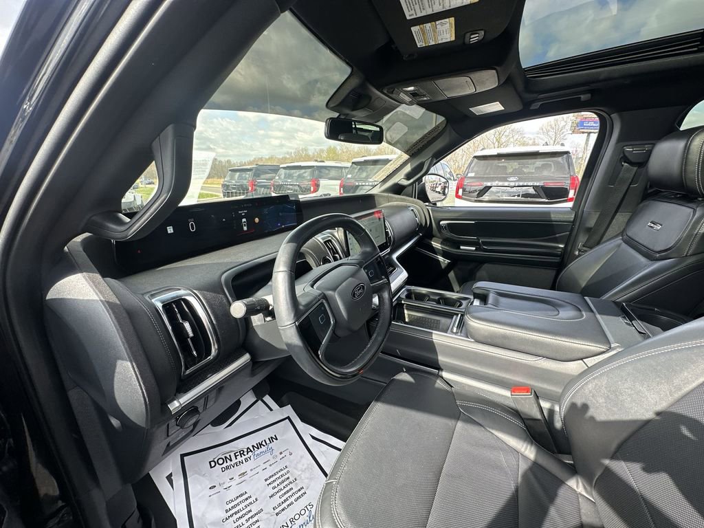 Used 2025 Ford Expedition Max Platinum w/ Stealth Performance Package AWD/4WD image 10