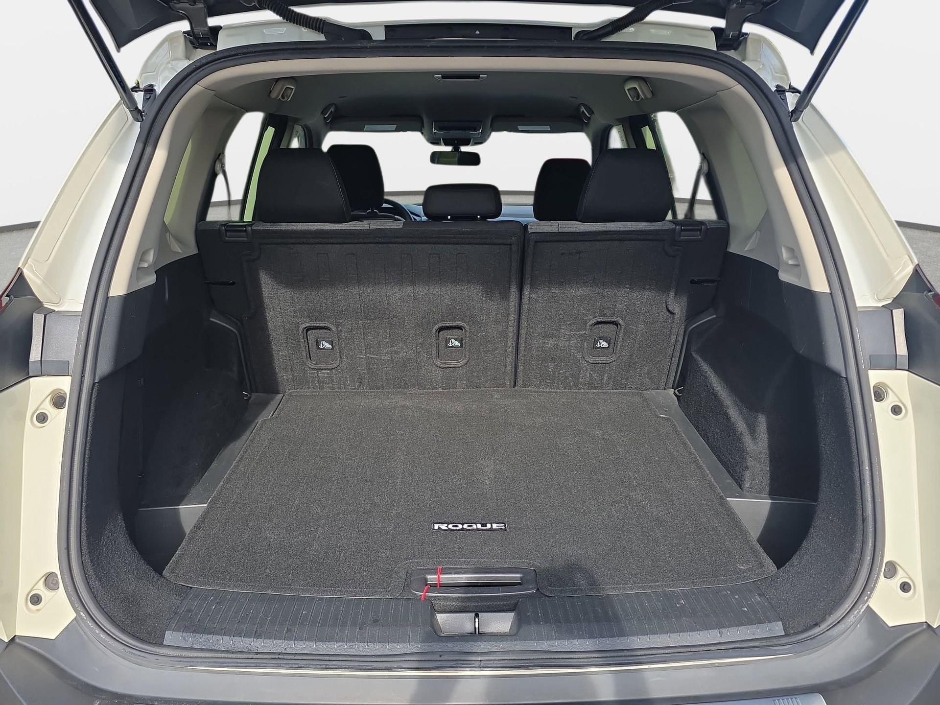 Used 2023 Nissan Rogue SV FWD image 12