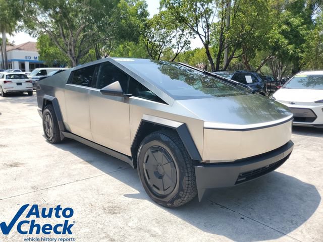 Used 2024 Tesla Cybertruck AWD Crew Cab image 5