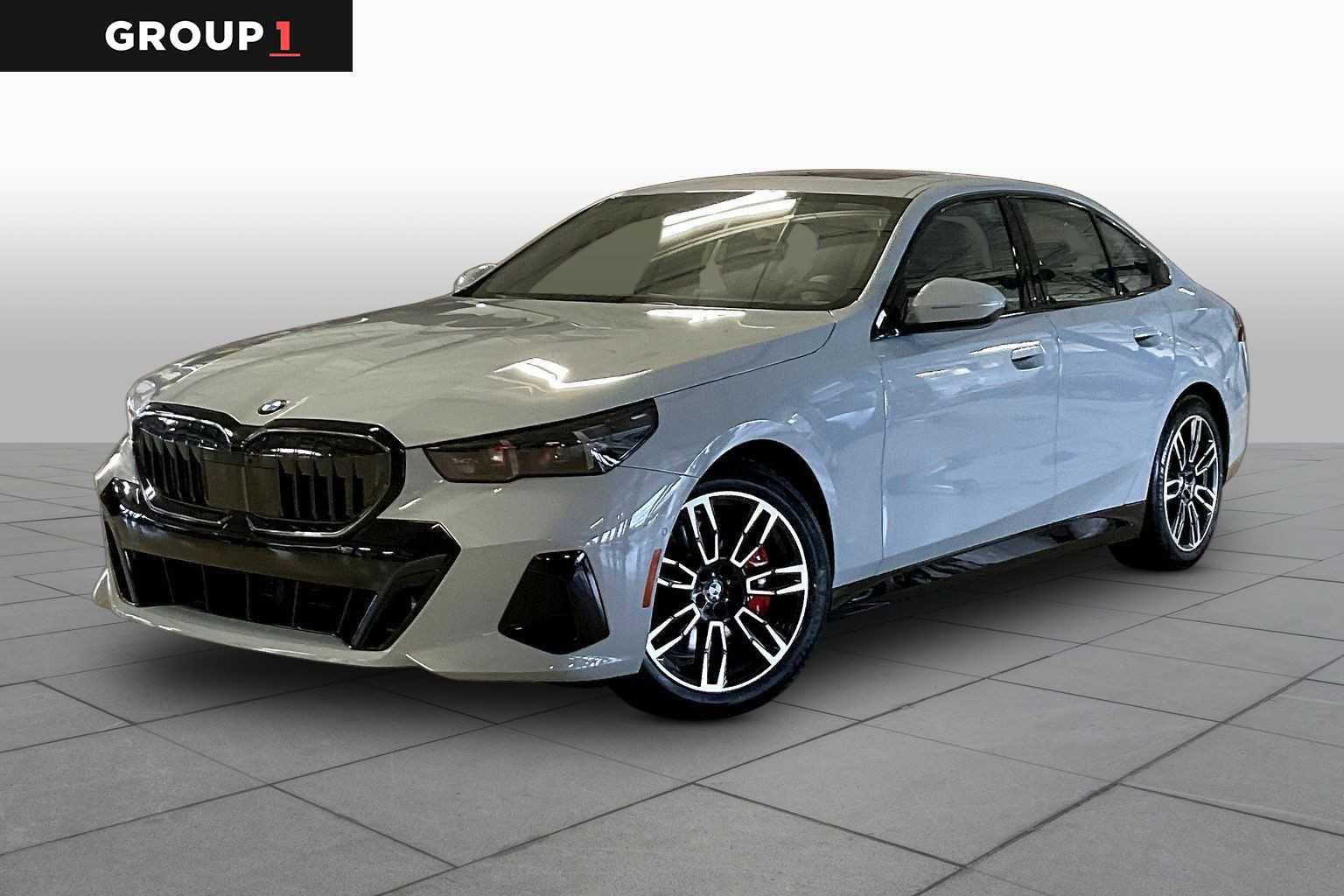 New 2026 BMW 540i xDrive w/ M Sport Package AWD/4WD video 1