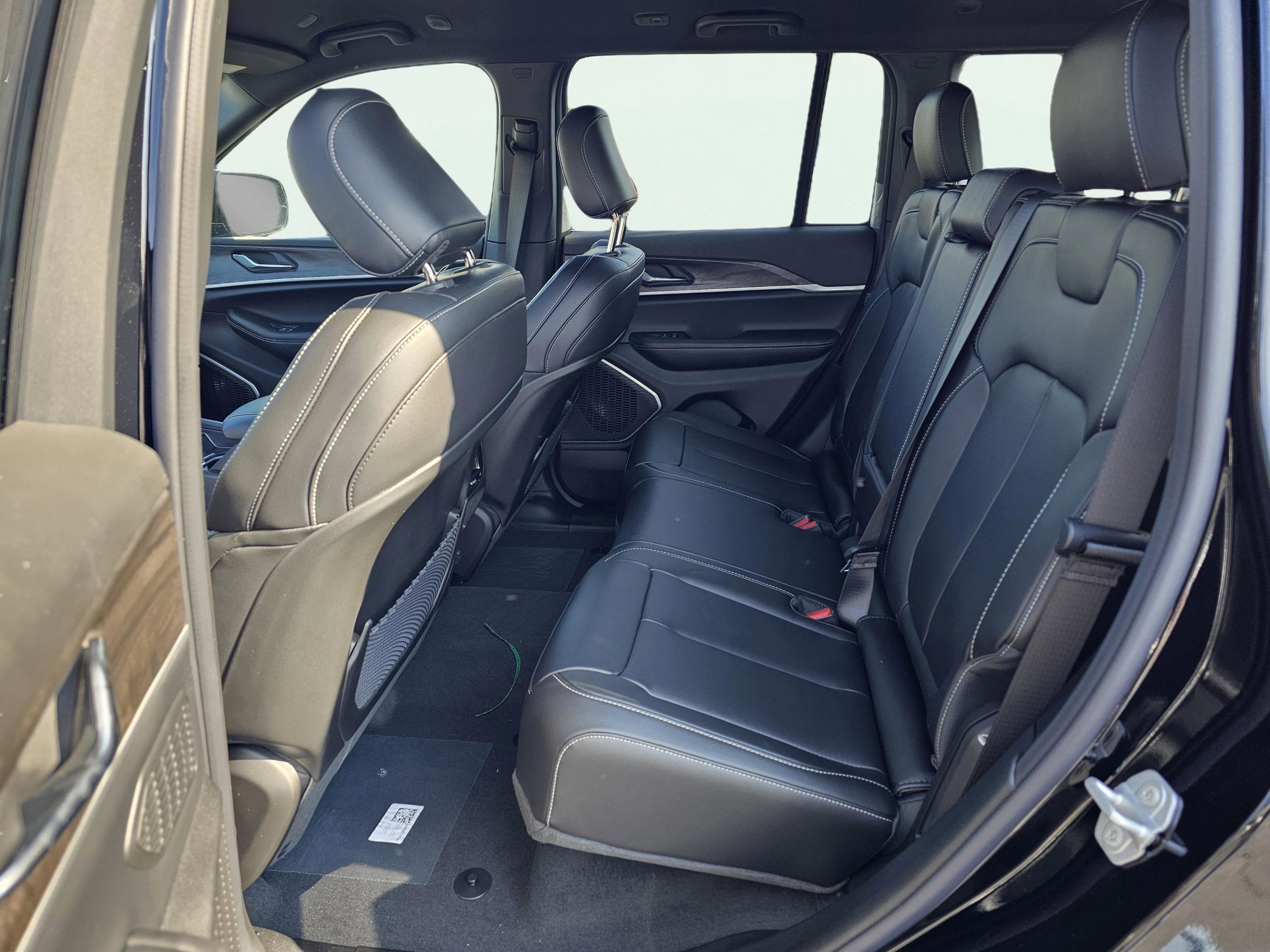 New 2026 Jeep Grand Cherokee Limited image 30