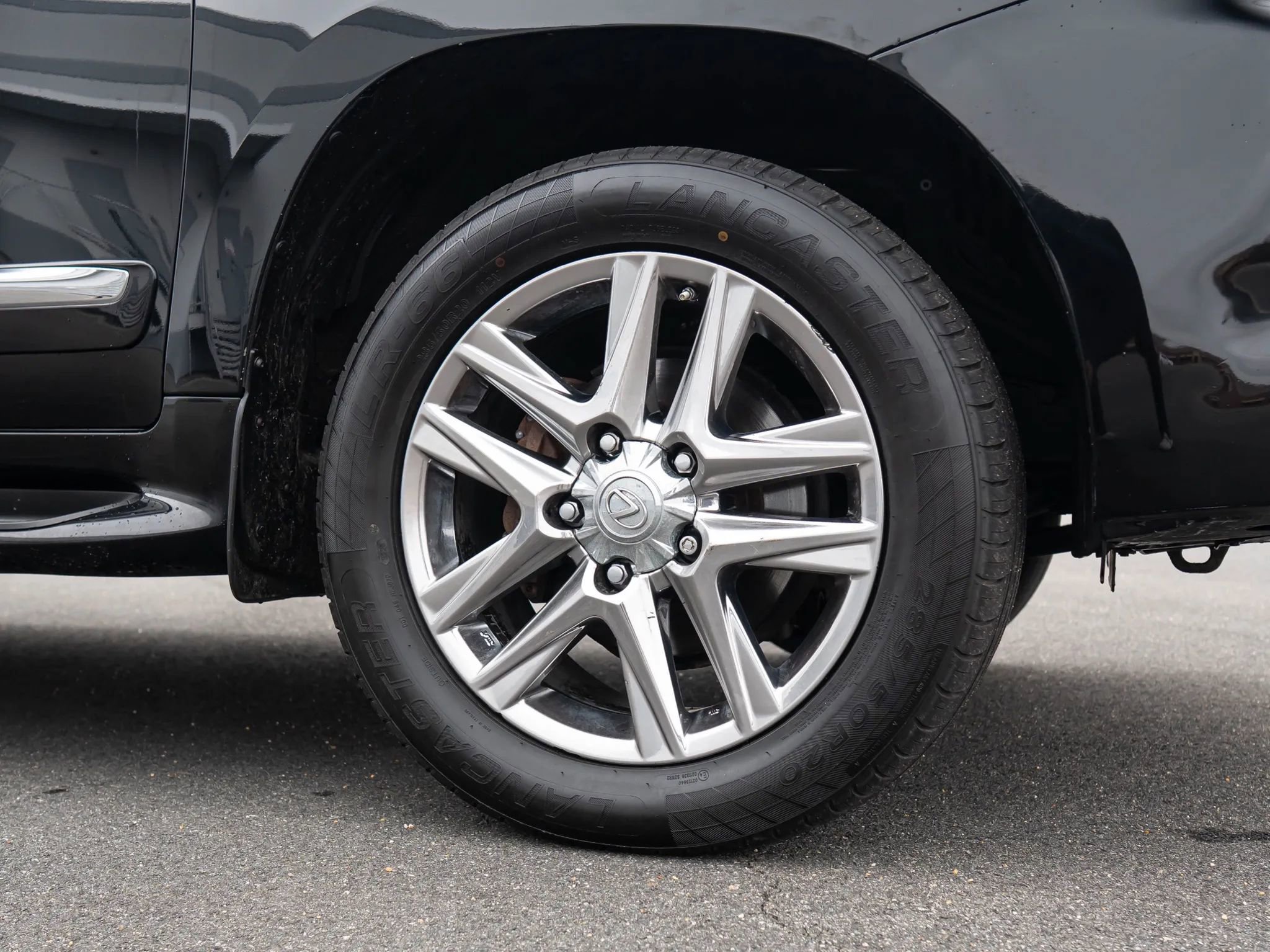 Used 2015 Lexus LX 570 4WD image 17