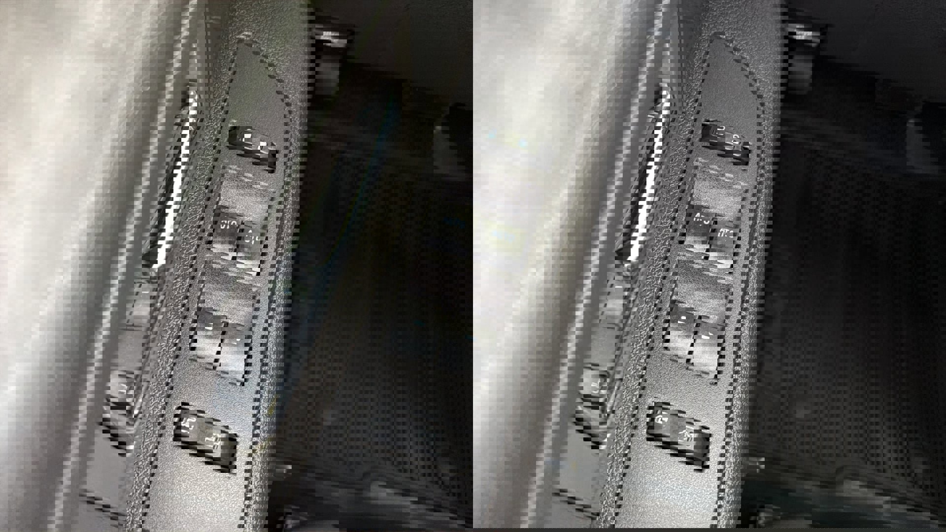 Used 2013 Ford F150 Raptor w/ Luxury Equipment Group image 23