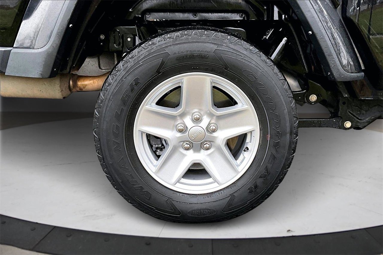 Certified 2022 Jeep Gladiator Sport image 34