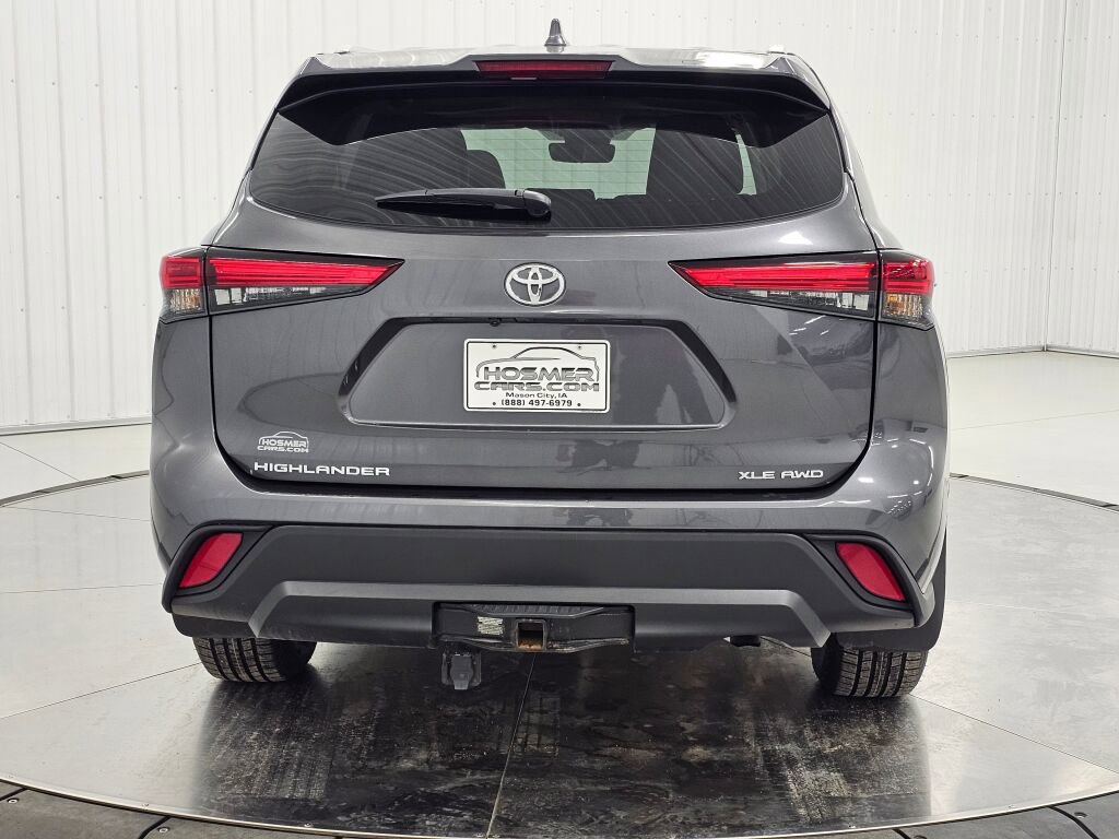 Used 2022 Toyota Highlander XLE image 4