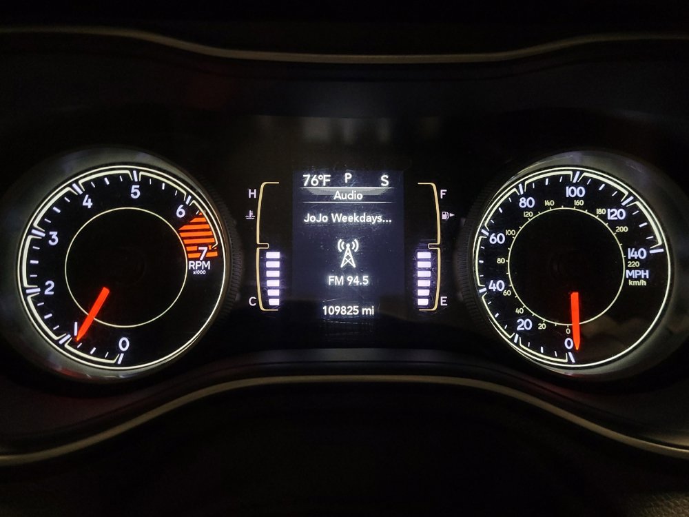 Used 2021 Jeep Cherokee Latitude FWD image 23