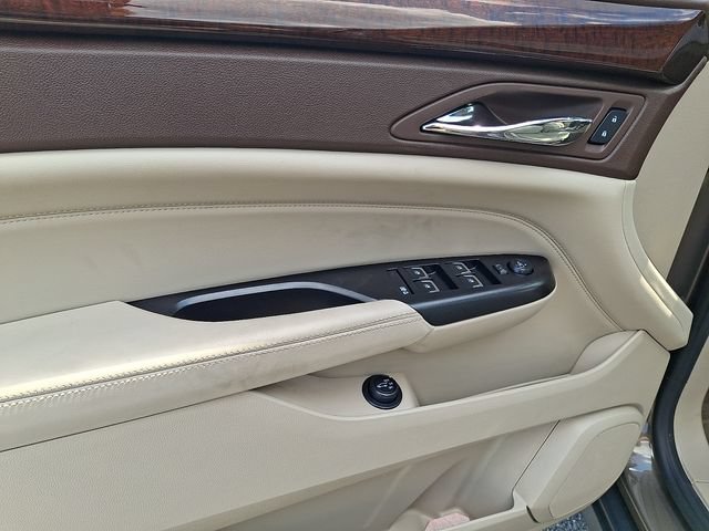 Used 2016 Cadillac SRX Luxury w/ Driver Awareness Package FWD image 12