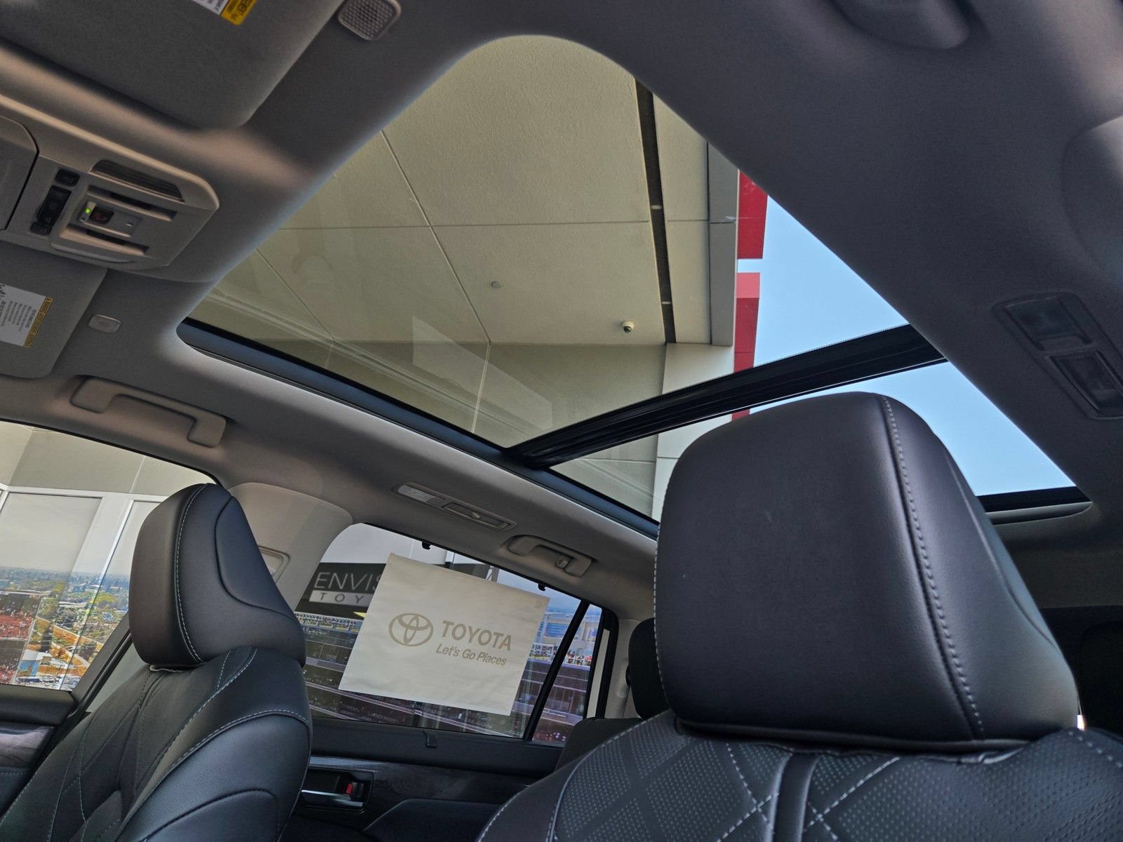 New 2026 Toyota Highlander Platinum AWD/4WD image 12