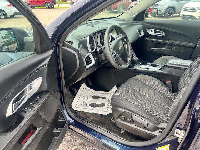 Used 2017 Chevrolet Equinox LS image 12