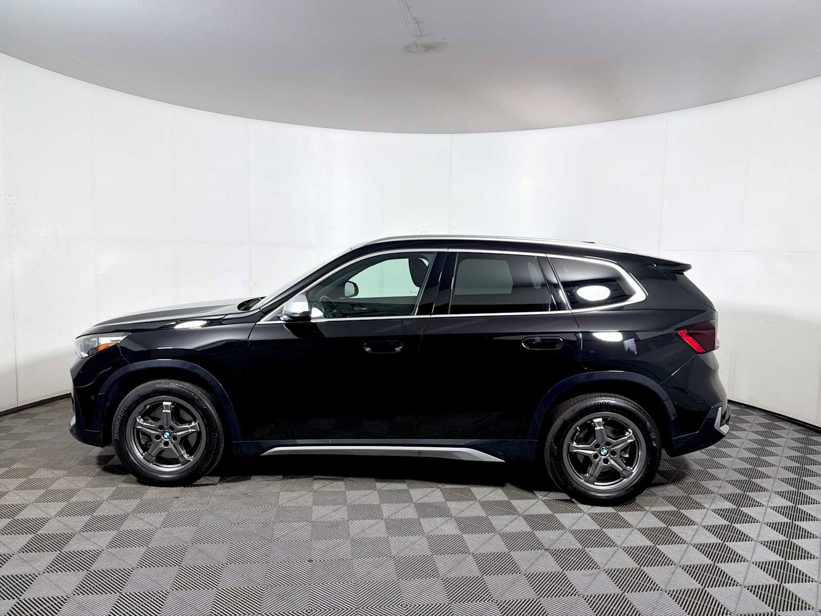 Used 2024 BMW X1 xDrive28i w/ Convenience Package AWD/4WD image 4