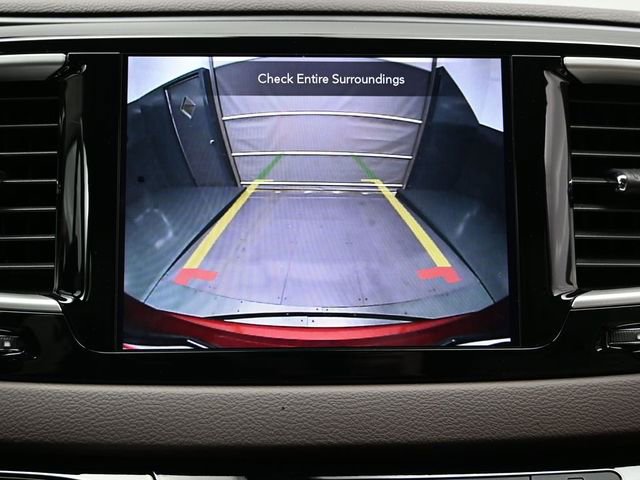 Used 2020 Chrysler Pacifica Touring-L w/ Tire & Wheel Group image 41