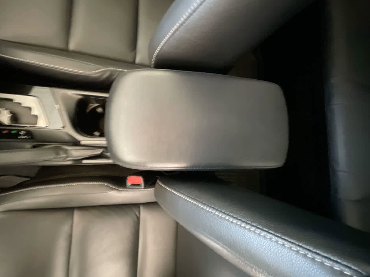 Used 2018 Toyota RAV4 Limited AWD/4WD image 21