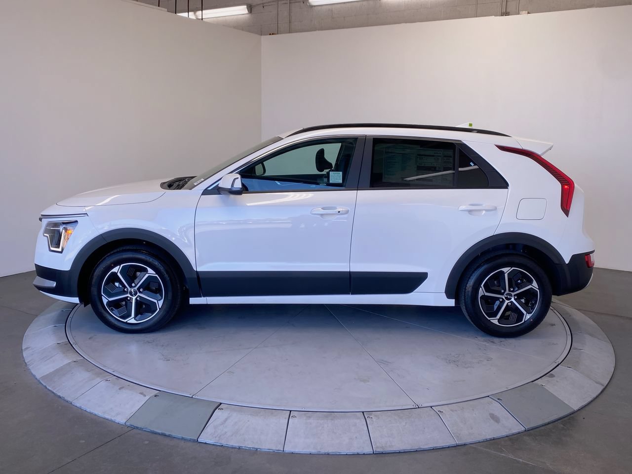 New 2026 Kia Niro EX w/ EX Premium Package FWD image 2