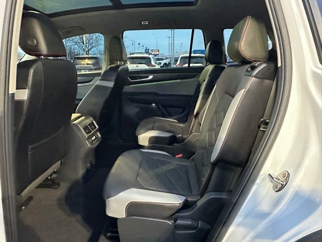 Used 2024 Volkswagen Atlas Peak Edition SE AWD/4WD image 28
