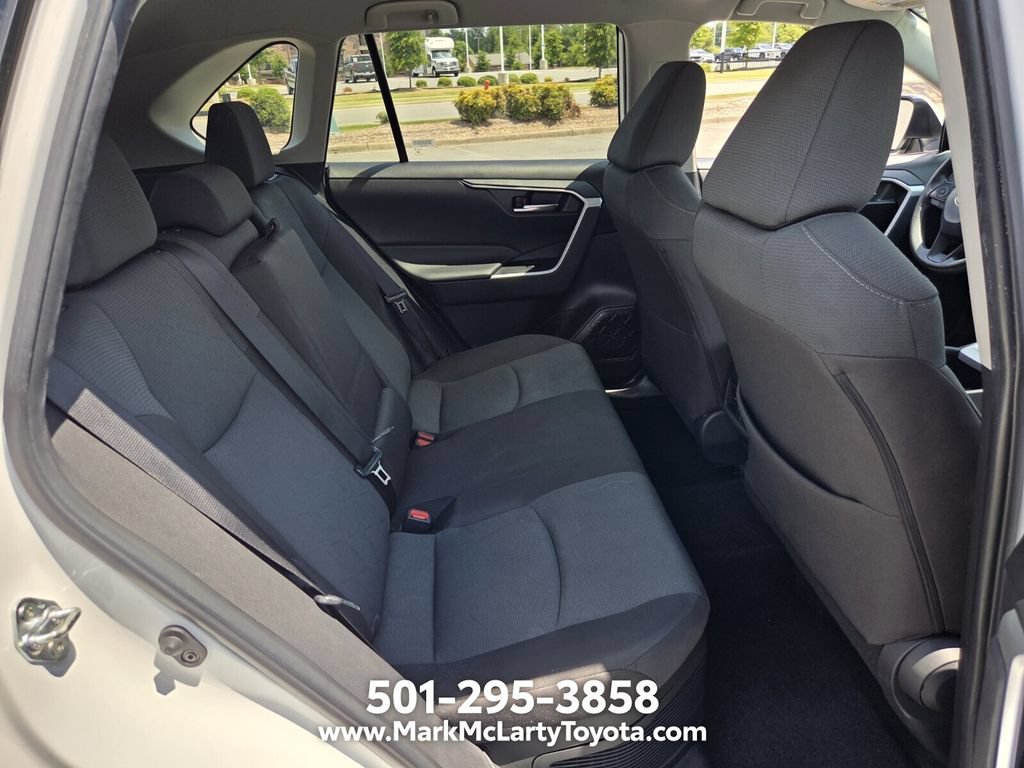 Used 2025 Toyota RAV4 XLE AWD/4WD image 14