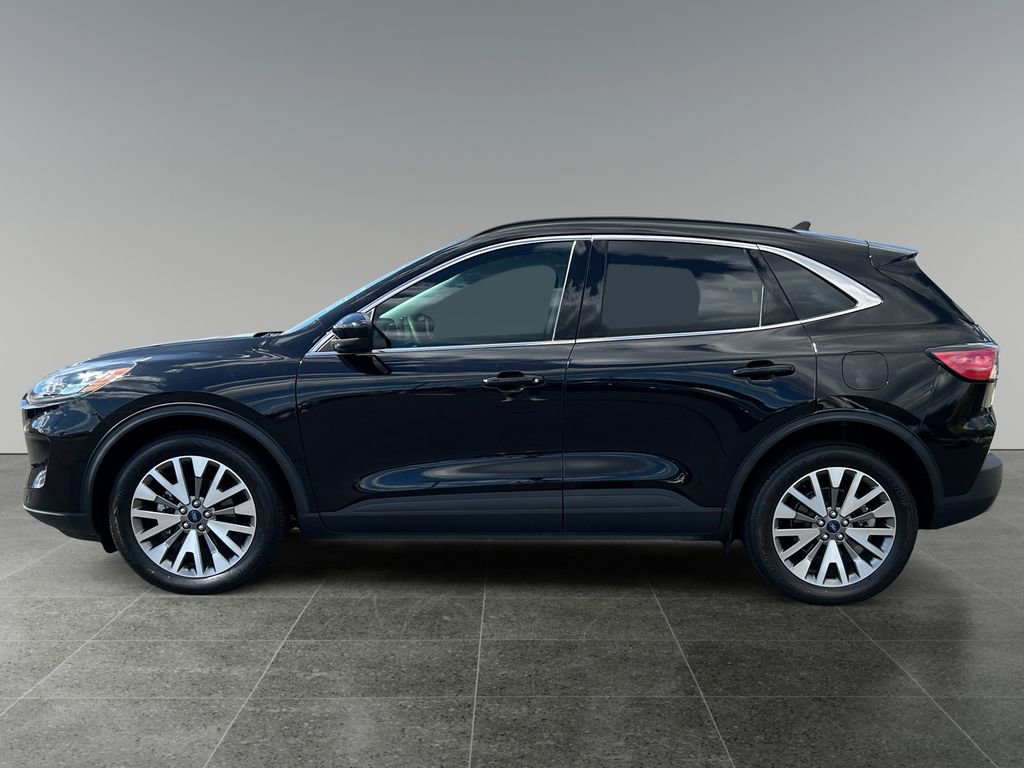 Used 2022 Ford Escape Titanium w/ Class II Trailer Tow Package image 5