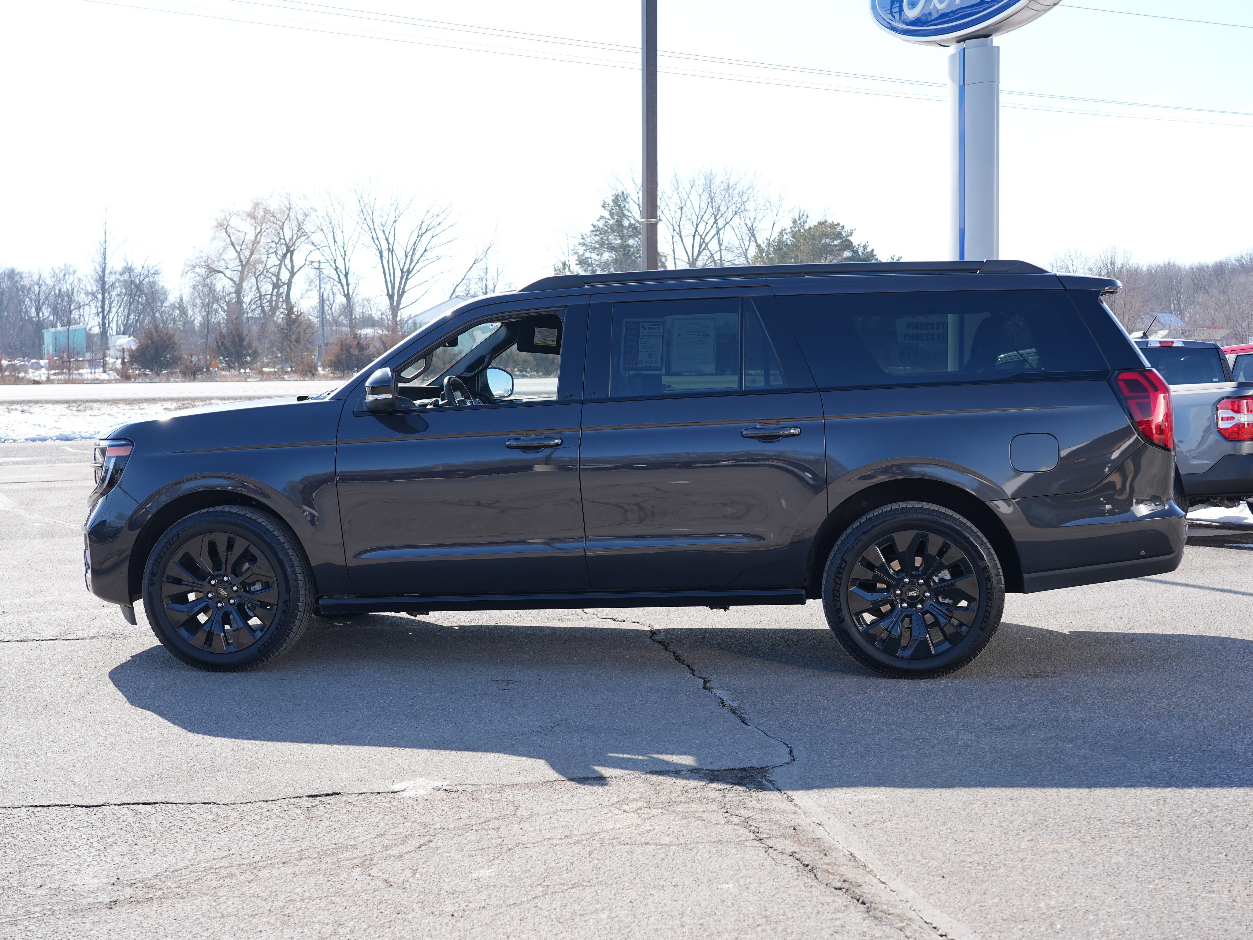 Used 2025 Ford Expedition Max Platinum w/ Stealth Appearance Package AWD/4WD image 7