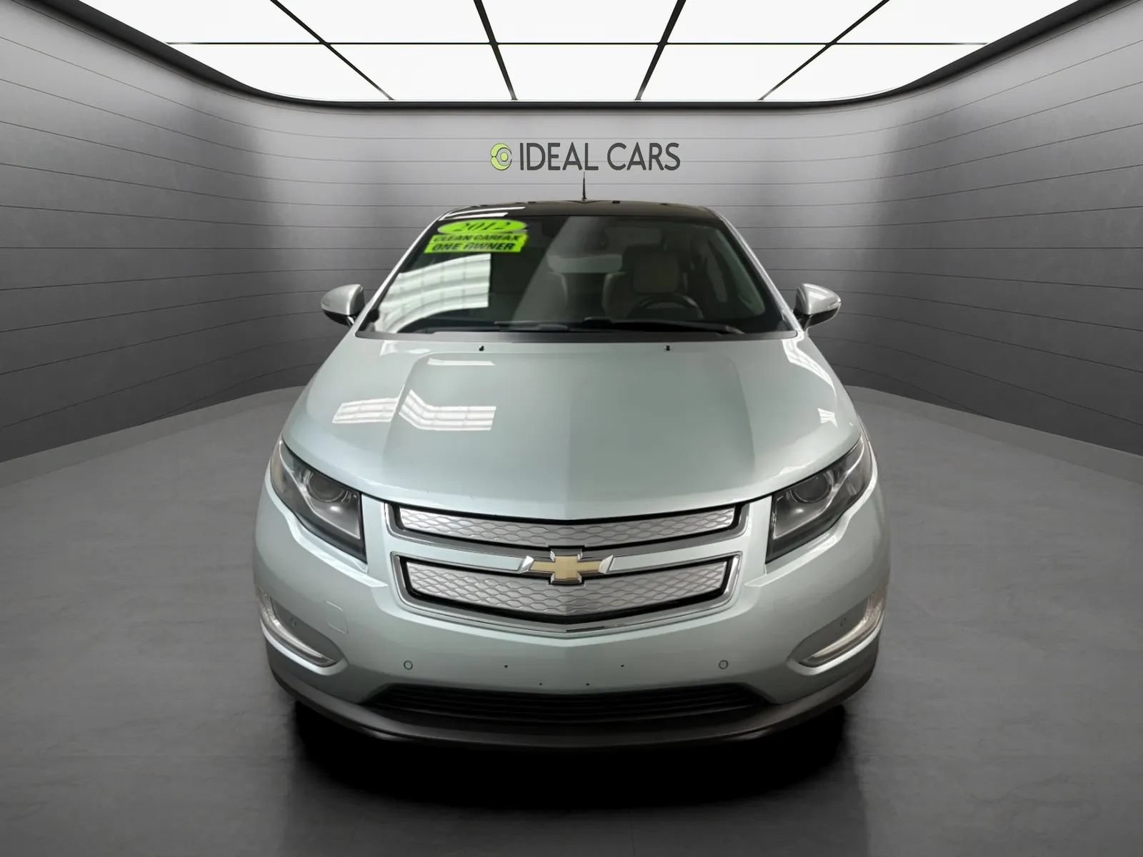 Used 2012 Chevrolet Volt Premium w/ Premium Trim Package FWD image 2