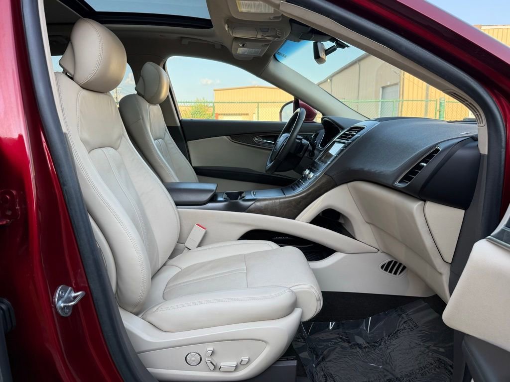 Used 2019 Lincoln Nautilus Reserve image 27