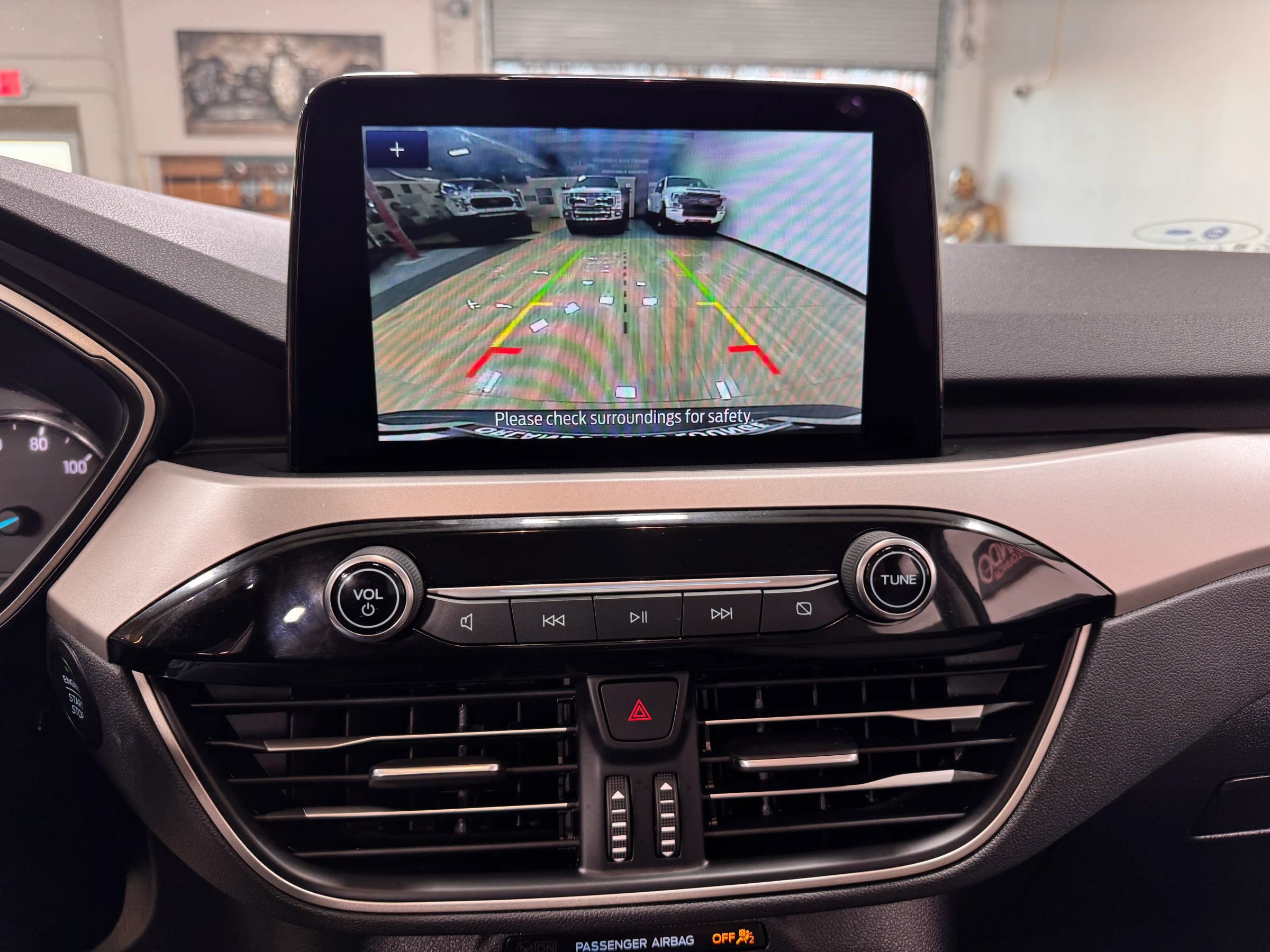 Used 2022 Ford Escape SE w/ Cold Weather Package image 21