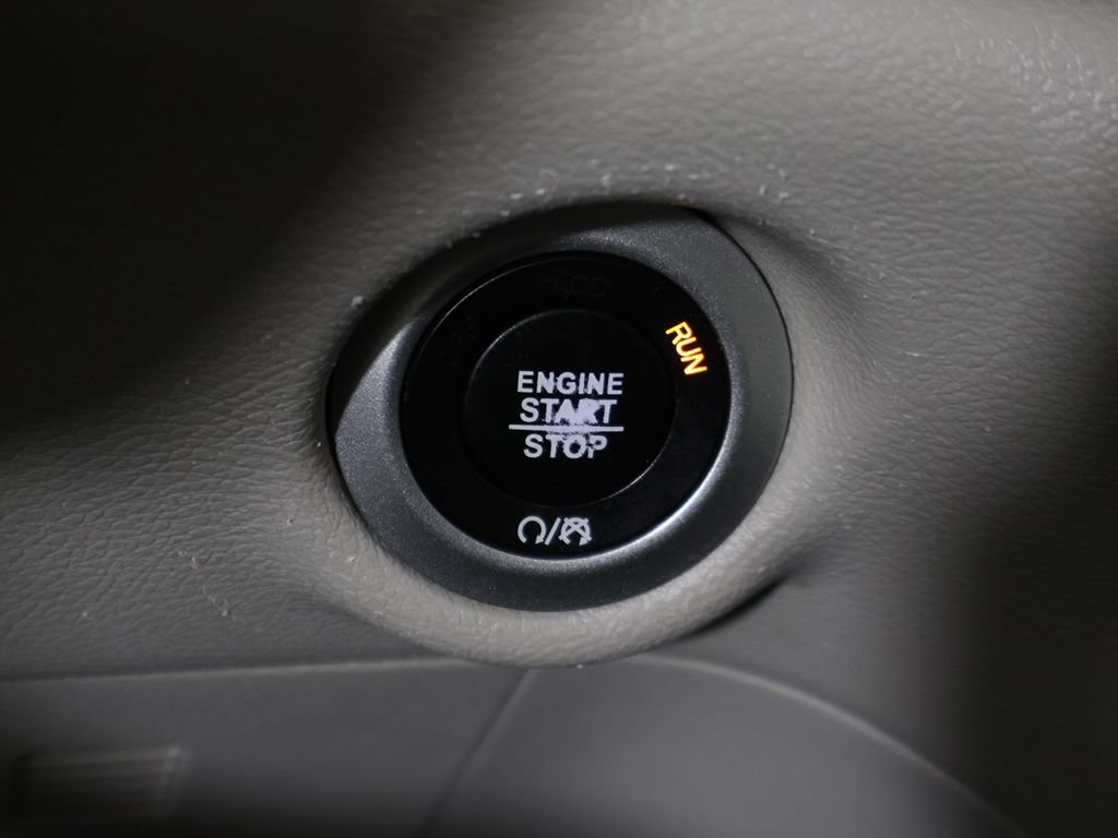 Used 2021 Chrysler Voyager Lxi FWD image 35