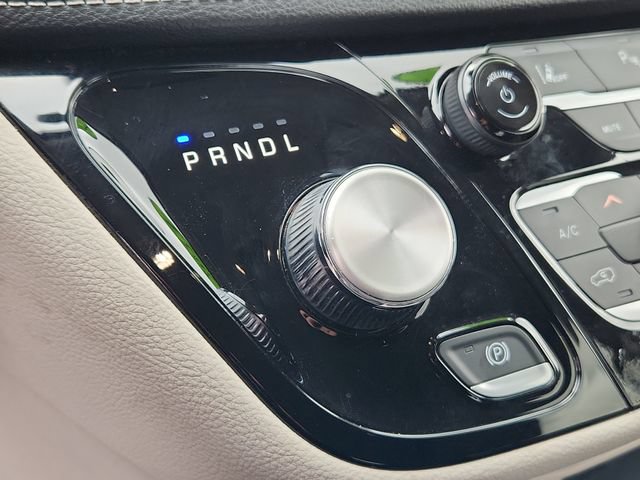 Used 2023 Chrysler Pacifica Touring-L FWD image 20