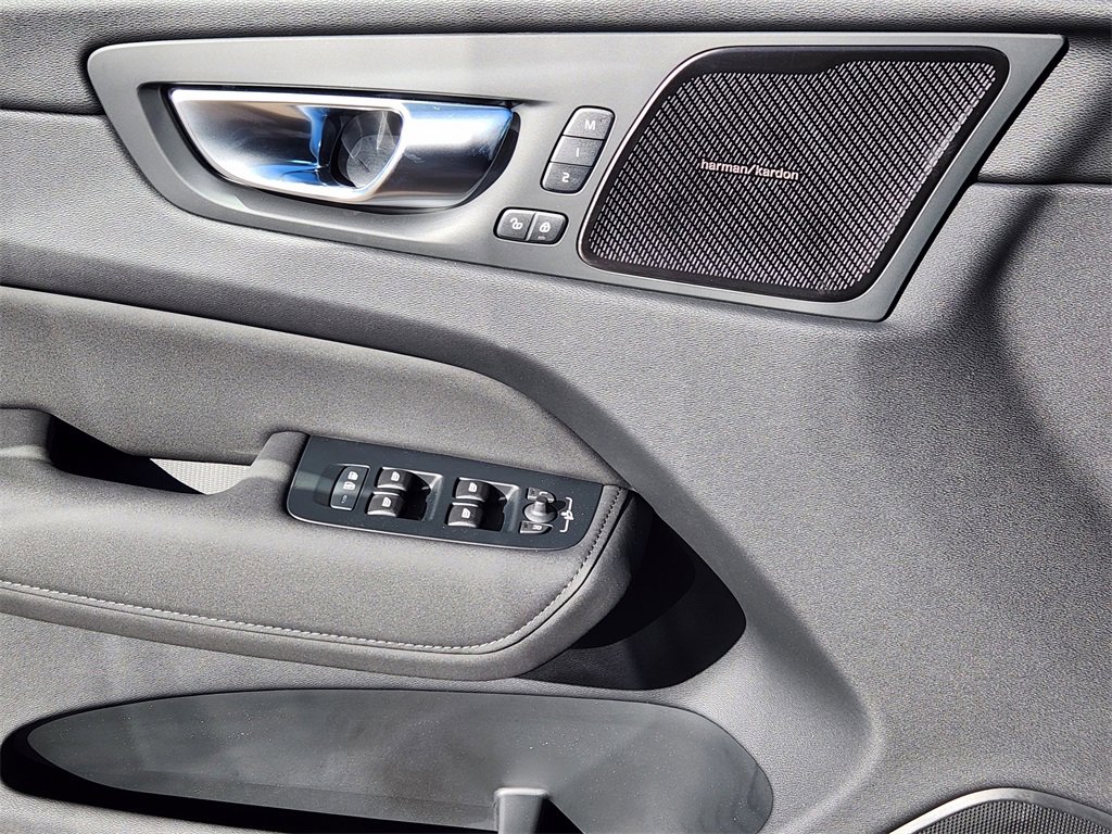 New 2026 Volvo XC60 B5 Plus w/ Climate Package image 3