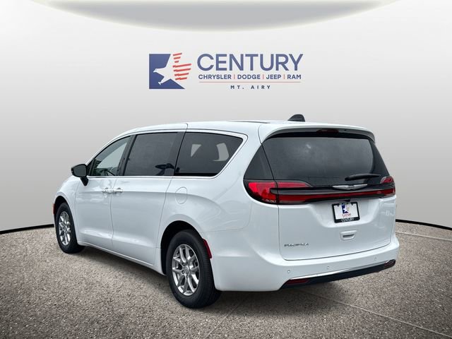 New 2026 Chrysler Pacifica Select image 4