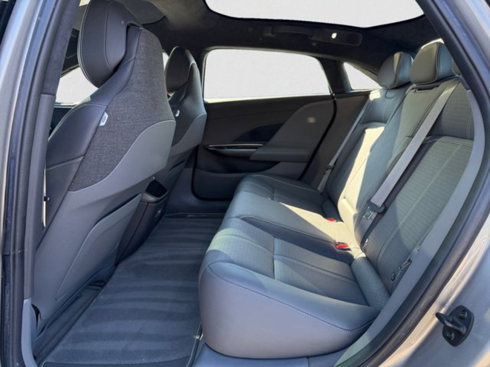 Used 2023 Lucid Air Grand Touring AWD/4WD image 18