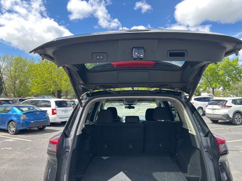 Used 2024 Nissan Rogue SV AWD/4WD image 11