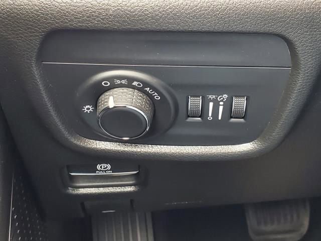 Used 2024 Jeep Grand Cherokee L Laredo image 14