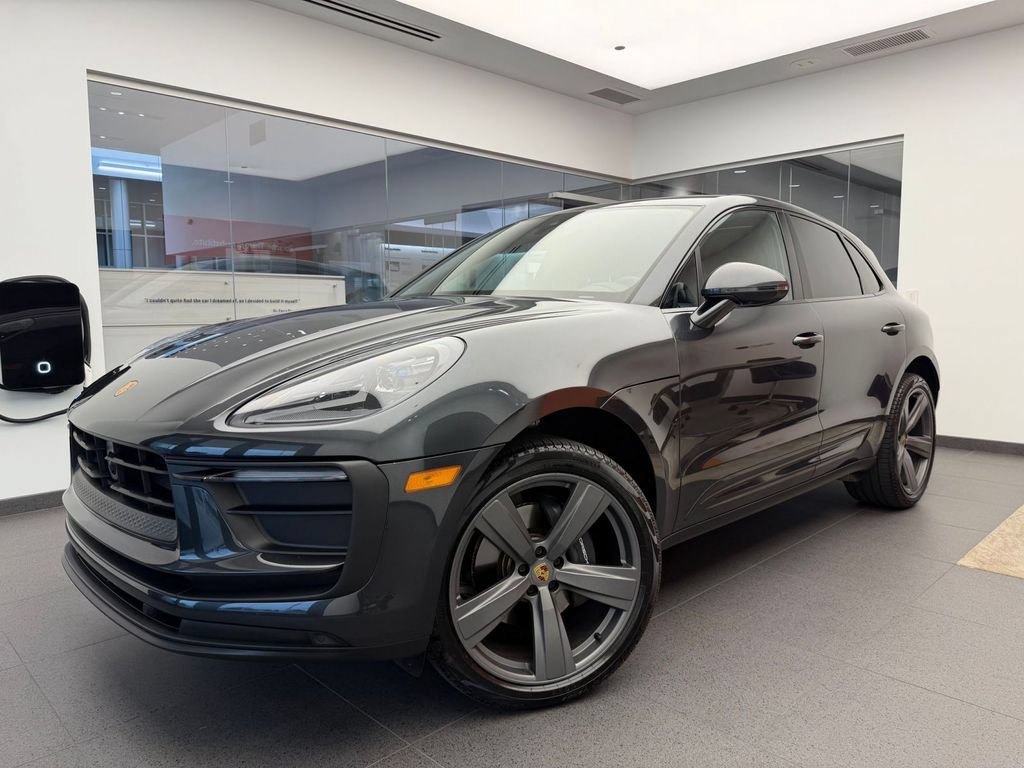 Certified 2026 Porsche Macan AWD/4WD image 1