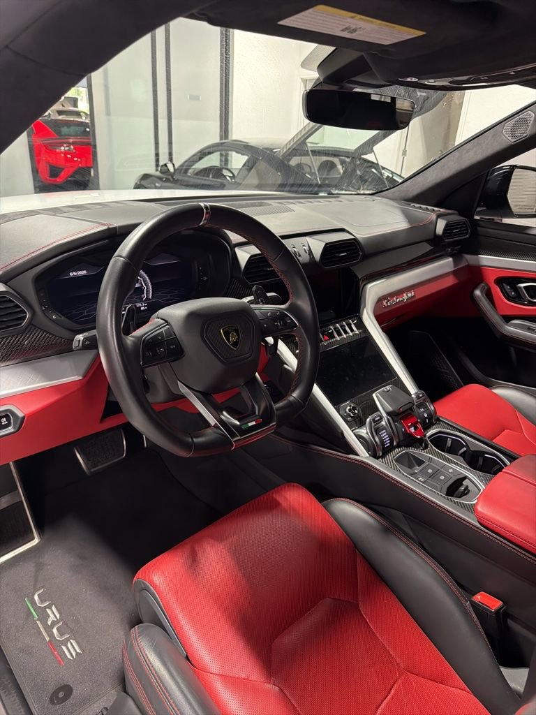 Used 2020 Lamborghini Urus AWD/4WD image 8