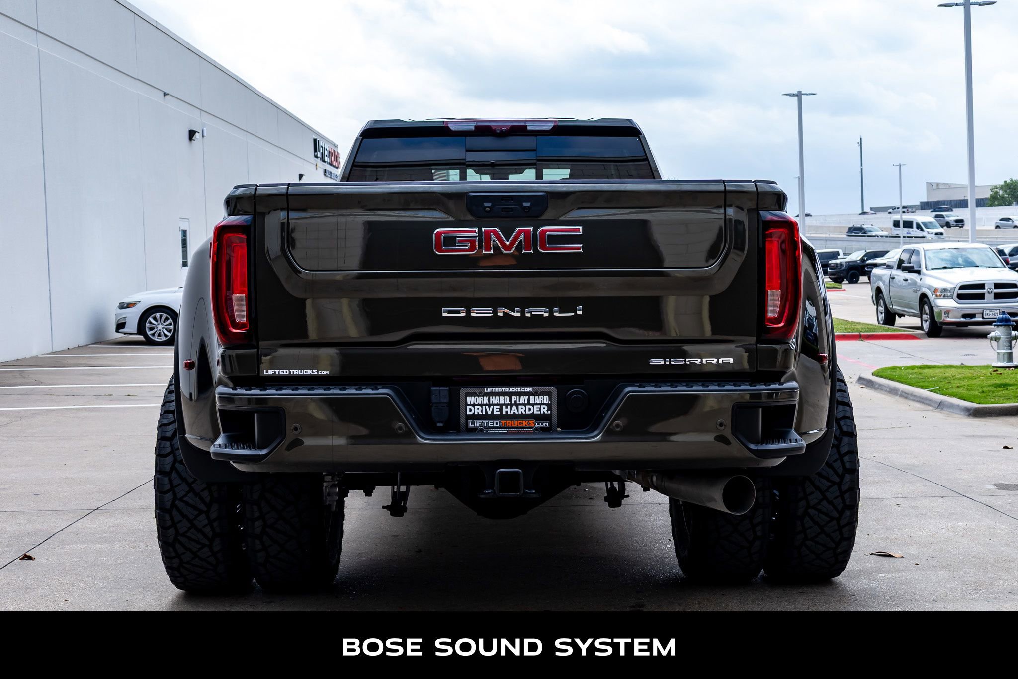 Used 2023 GMC Sierra 3500 Denali w/ Denali Ultimate Package AWD/4WD image 8