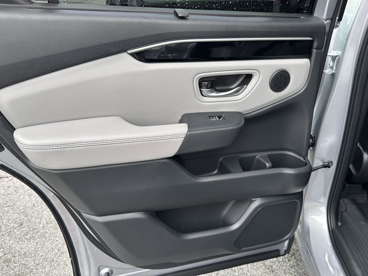 New 2025 Honda Pilot Touring image 15